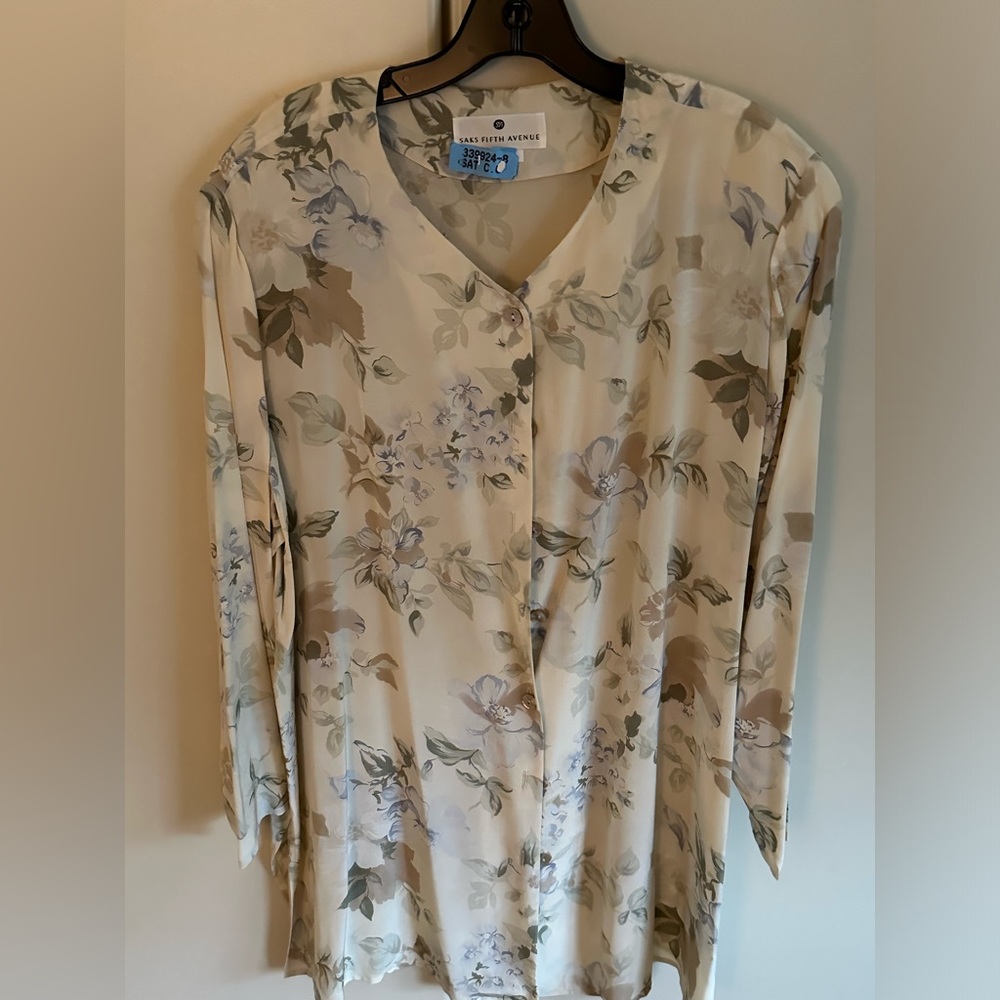 100% silk Saks Fifth Avenue blouse. Size large.
